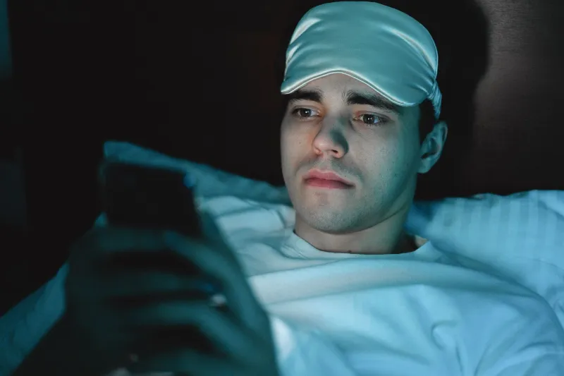 Playing Alone in the Dark: What Happens When Online Slots Replace Human Connection