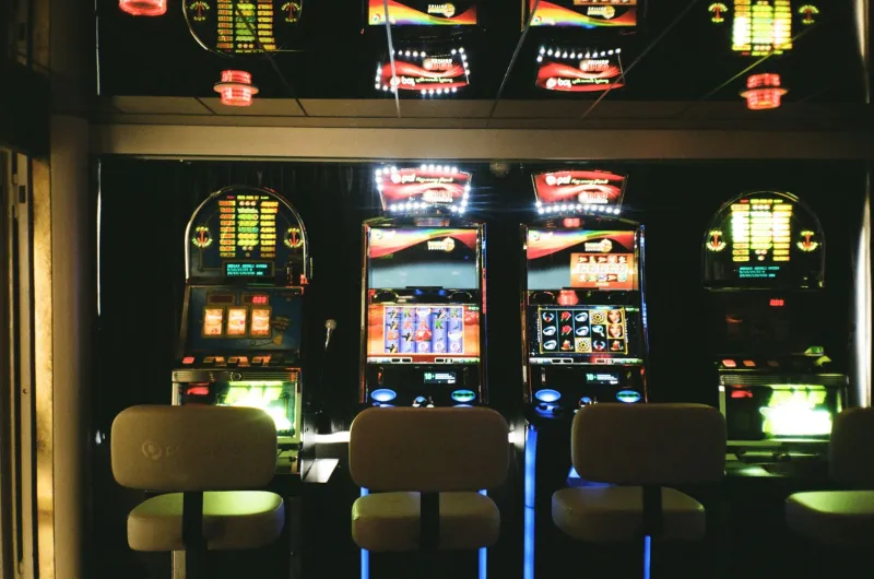 When the Volcano Pays Out: How Big Wins Quietly Blow Up Your Betting Plan